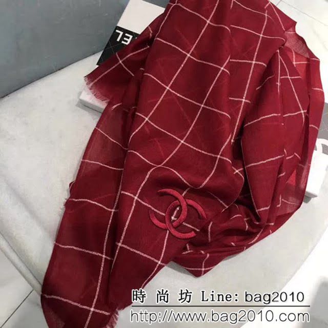 CHANEL香奈兒 2018最新款鑲嵌buling珠片方格羊絨長圍巾 CH028 LLWJ6673